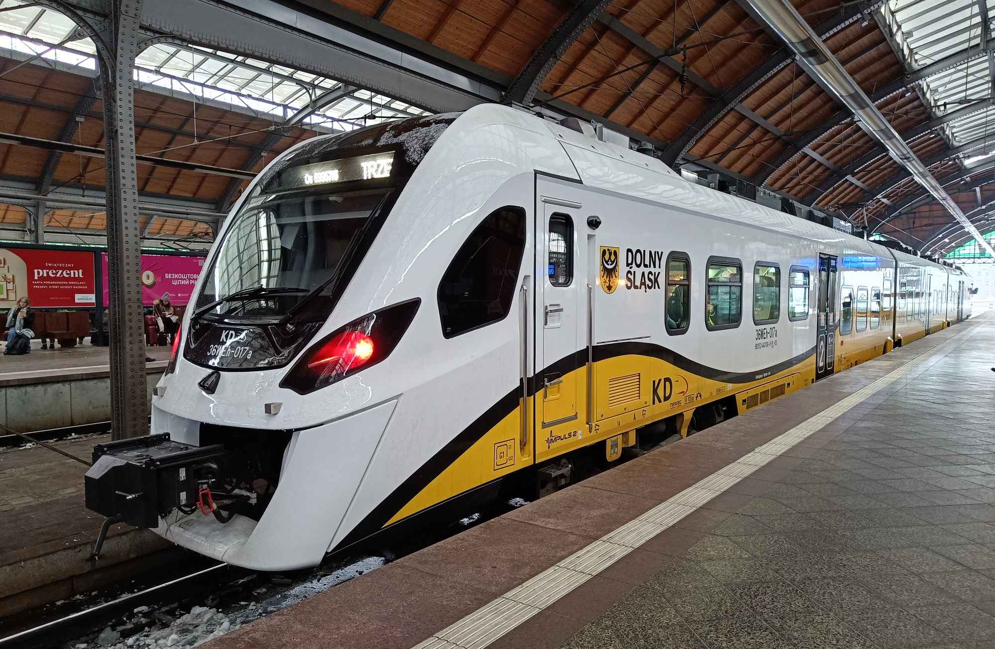 Pociągi na trasie z Wrocławia do Świnoujścia wyruszą już 24 czerwca! Koleje Dolnośląskie poinformowały, że wraz z uruchomieniem nowego połączenia pasażerowie będą mogli skorzystać z wizualnej rezerwacji miejsc.