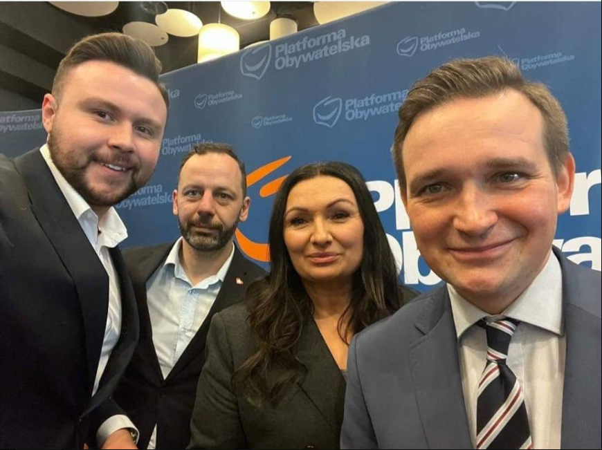 Na zdjęciu od lewej: Mateusz Jędrachowicz, Maurycy Graszewicz, Monika Wielichowska oraz Michał Jaros.